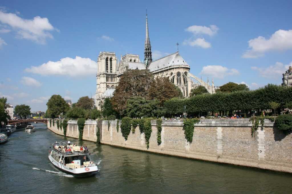 Low budget Seine River cruise - The best Seine River Deals & discounts