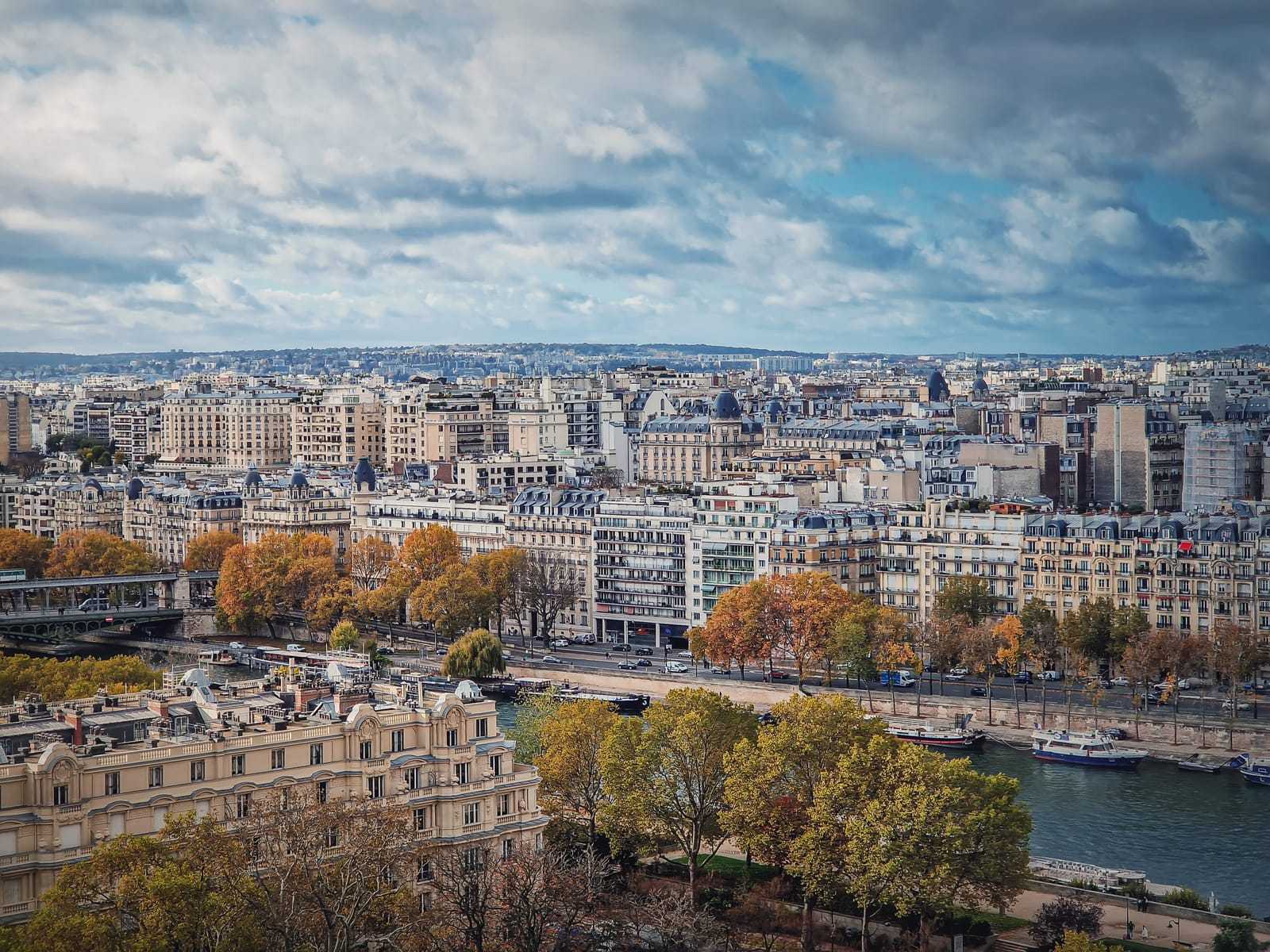 What is the best time to do the Seine River cruise in Paris?