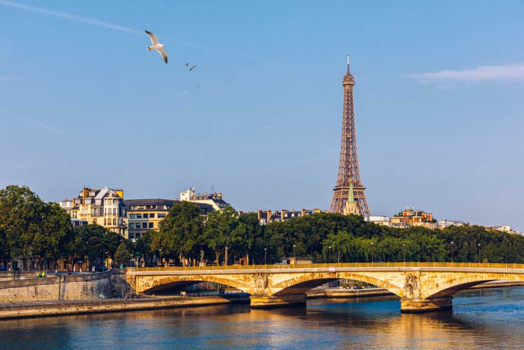 Canauxrama seine cruise - Route, Tickets and Tips!